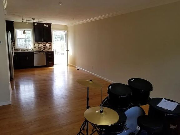 4th image of 15 Bandon Cir