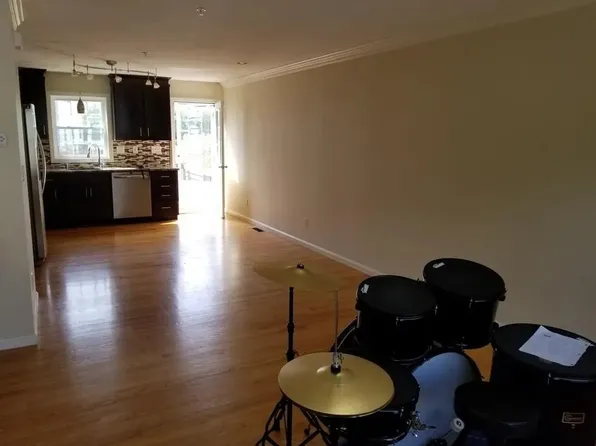 15 Bandon Cir, Westford, MA 01886