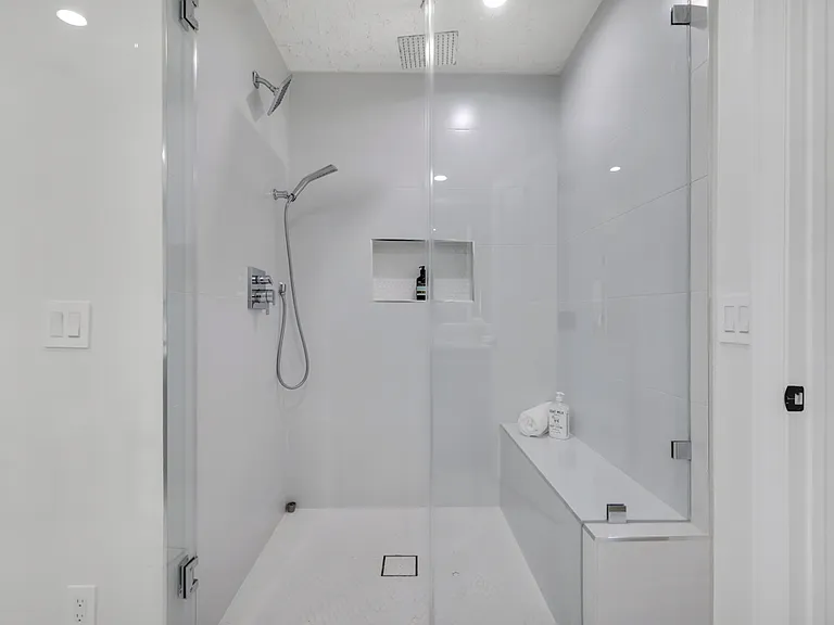 5952 Woodland View Dr — Photo 23