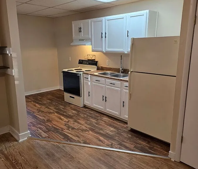 1630 Woodlawn Ave #5 — Photo 5