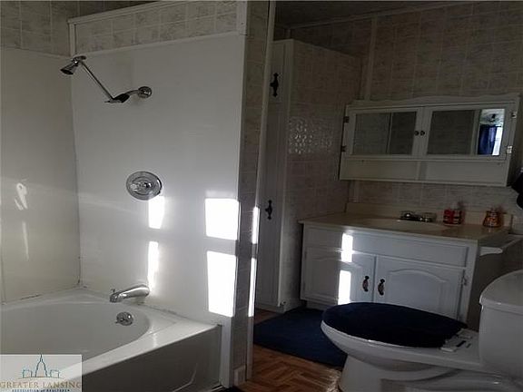 5th image of 302 W Gier St