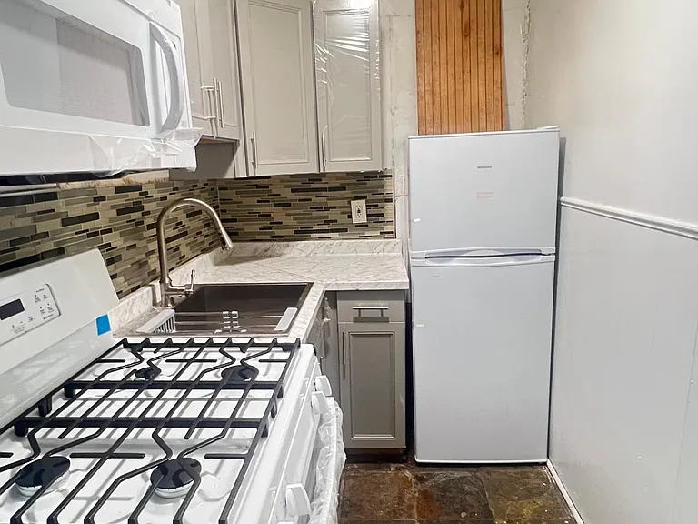 294 Washington Ave #2 — Photo 3