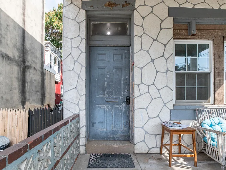 1617 Harrison St — Photo 3