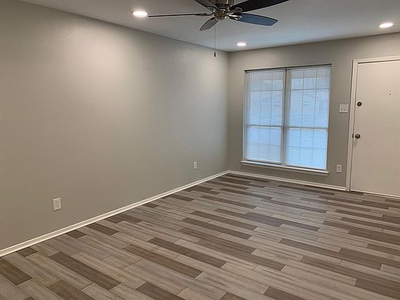 2nd image of 2418 Coulee St