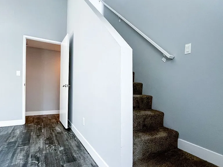 9939 Topanga Canyon Blvd — Photo 14