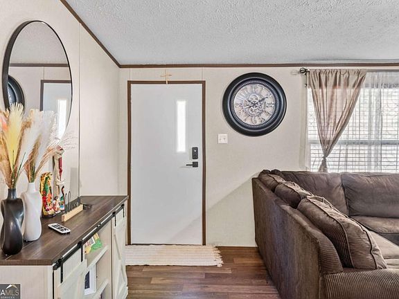 4th image of 2261 Barnes Dr