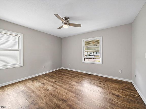 3rd image of 30227 Truman Ave