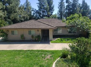 916 E Palm Dr, Glendora, CA 91741