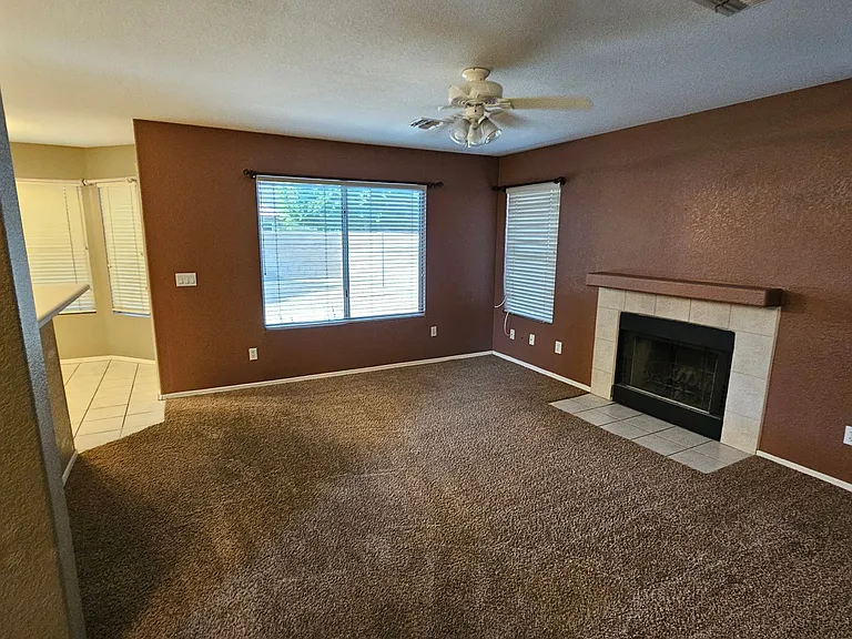 9159 W Sandra Ter — Photo 9