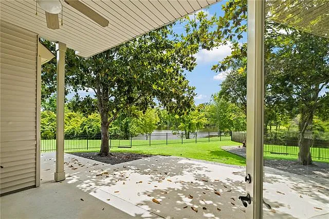 332 Autumn Creek Dr — Photo 13