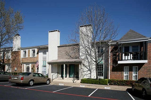 1st image of 15910 Archwood Ln