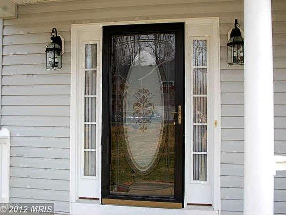 3rd image of 8283 Fairbanks Ct