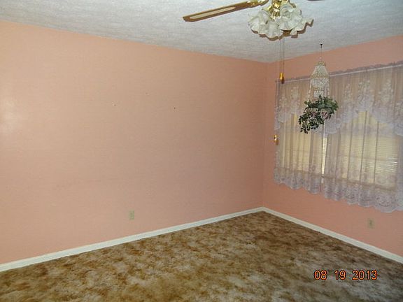 3rd image of 905 28th St