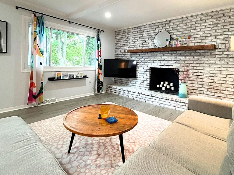 5934 Deering Ave — Photo 11