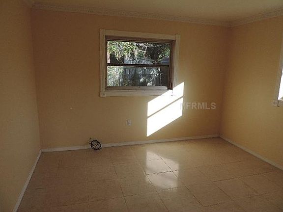4th image of 5353 Woodvale Dr