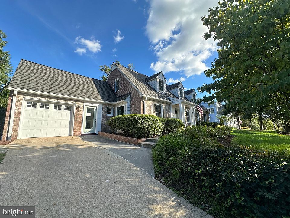 1st image of 305 Yale Dr