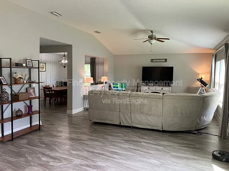 7842 Sunnydale Ln — Photo 10