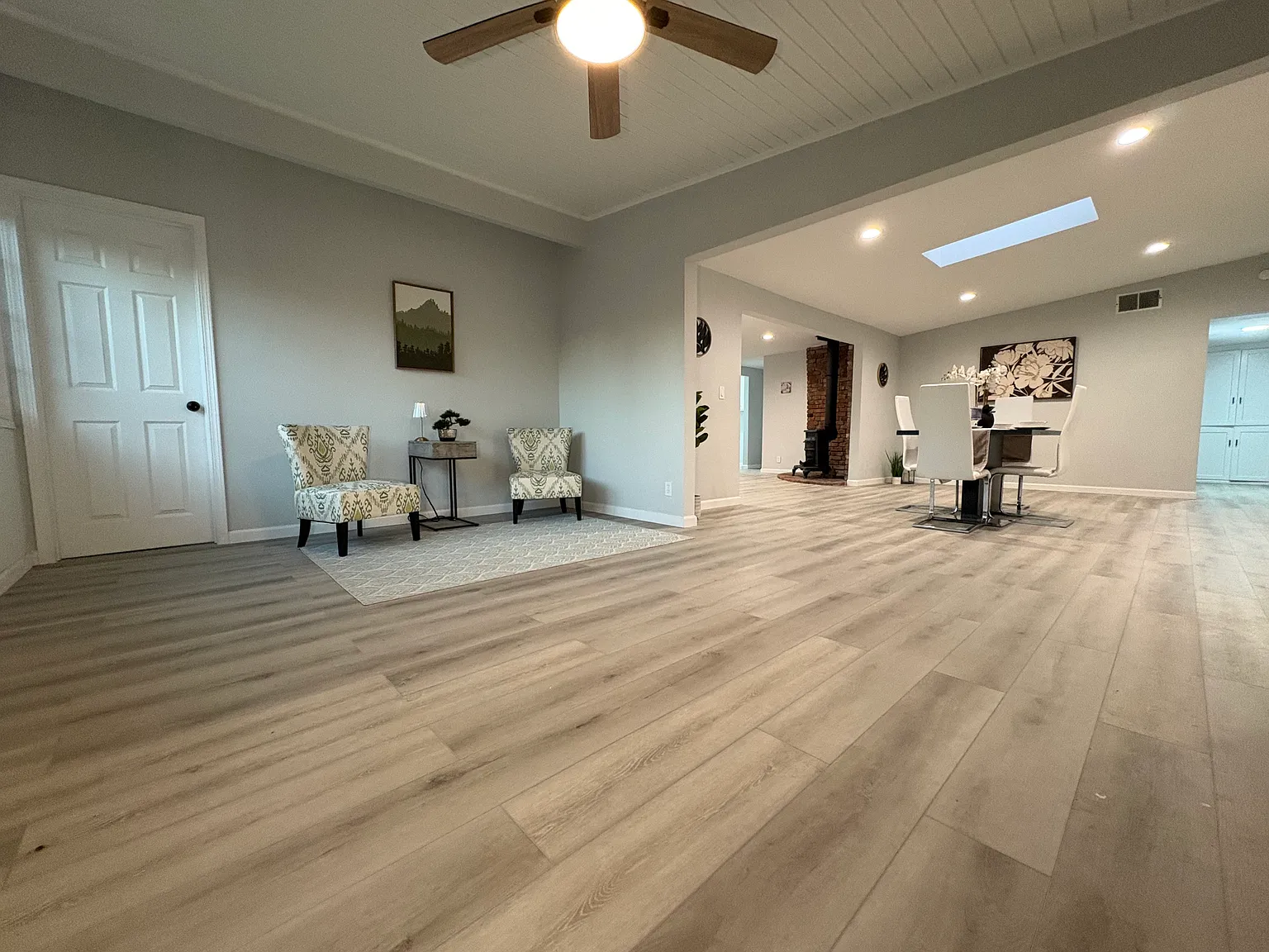 4 bed, 2300 sqft, $6,450 — Photo 4
