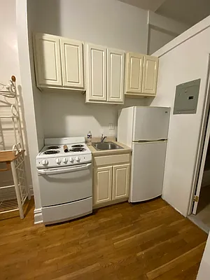 Rented by Peter R. Hungerford, LREB | media 14