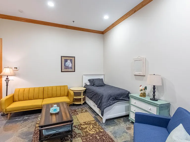 14943 Paddock Dr — Photo 22