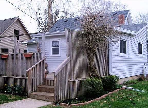 4th image of 406 W Academy St