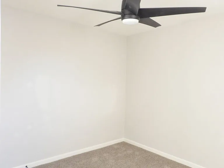 2639 N Fontana Ave — Photo 31