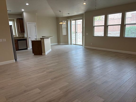 3rd image of 347 E Munich Dr