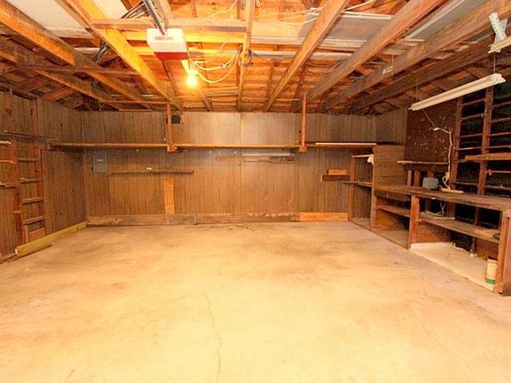 4th image of 11834 Westmere Dr