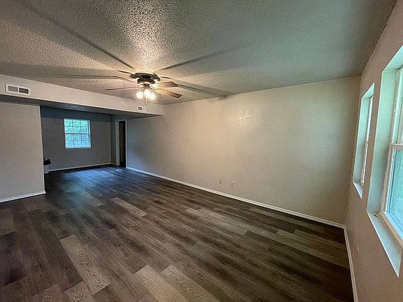 4th image of 514 N Bell St