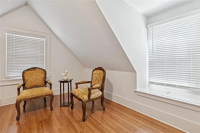 926 W 15th Ave — Photo 9
