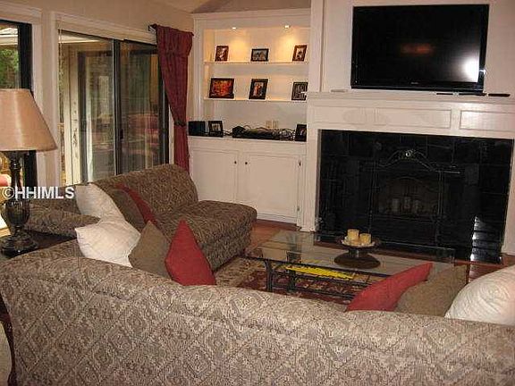 3rd image of 84 Forest Dr