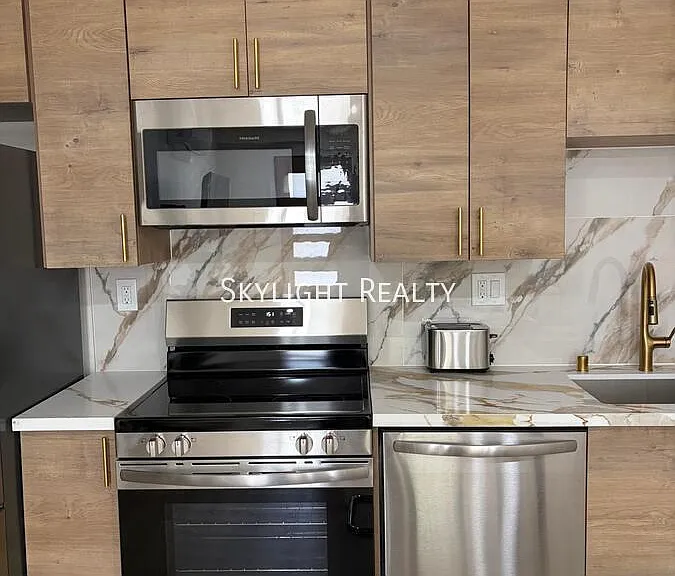 4018 Riviera Dr #1 — Photo 9