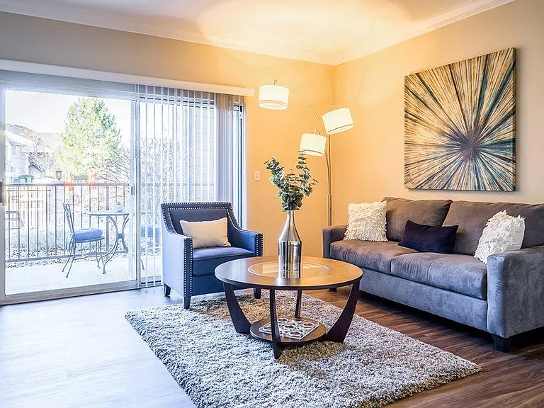 Regatta Apartments — Photo 8