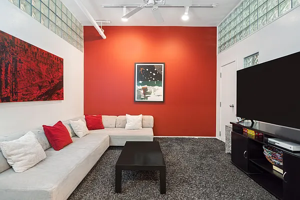 Sold by RHI Group | media 8