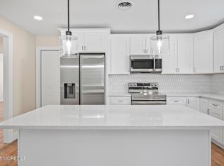 16 Rutland Dr, Toms River, NJ 08757