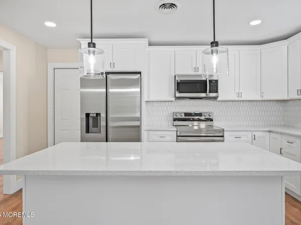 16 Rutland Drive, Toms River, NJ 08757