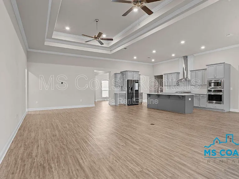 8712 Park Ridge Ct — Photo 10