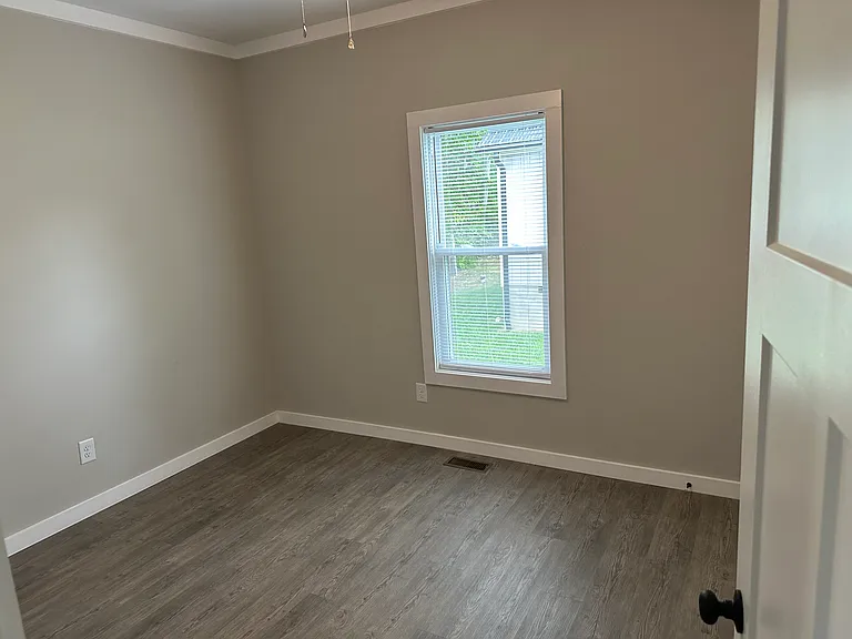 1845 N Main St — Photo 6