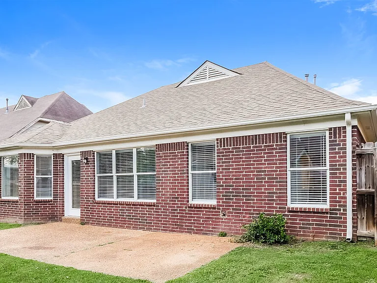 305 Dogwood Spring Dr — Photo 17