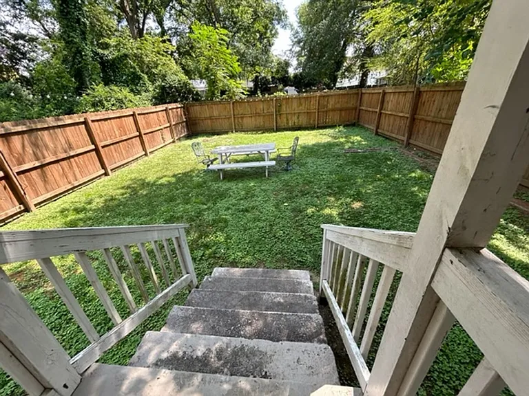 602 & 606 W 10th St NE #820 — Photo 13
