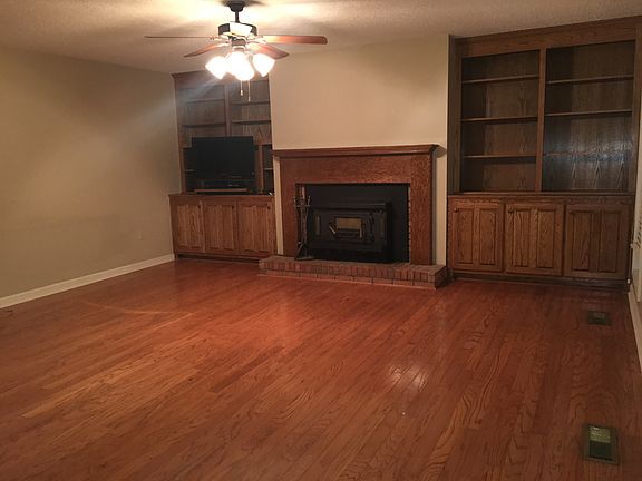 4th image of 712 Shady Oaks Cir