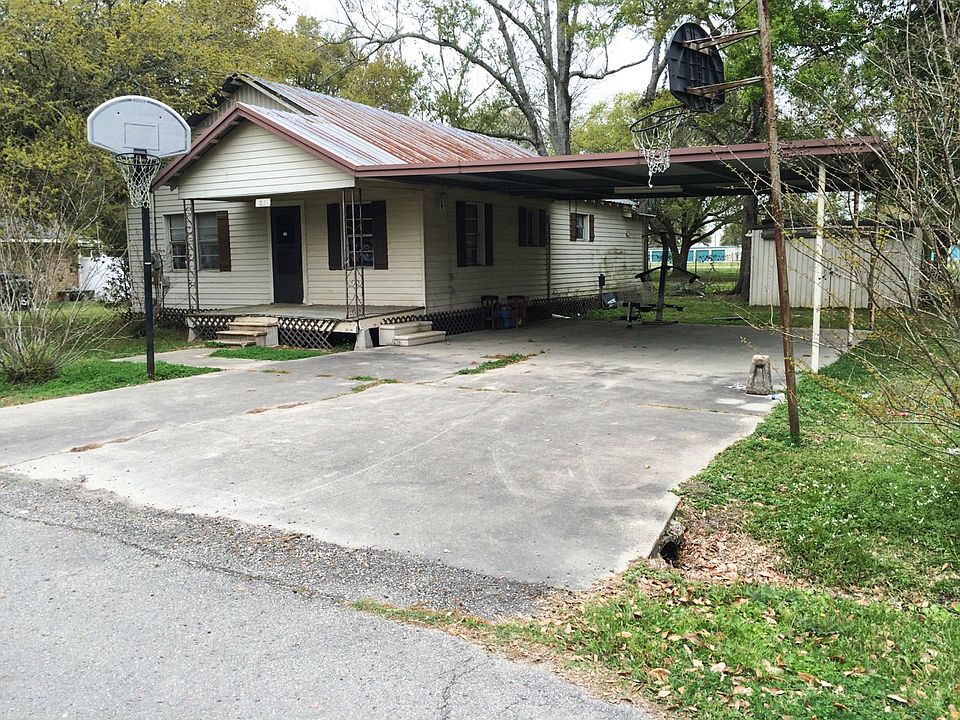 1st image of 1021 Daisy Ln