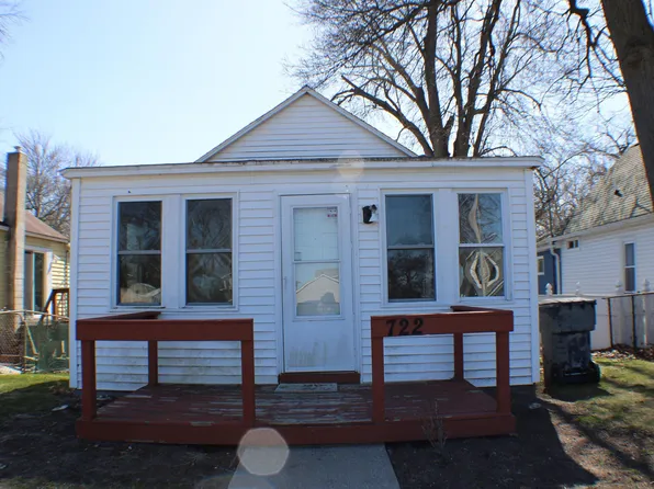 722 Bay Rd, Bay City, MI 48706