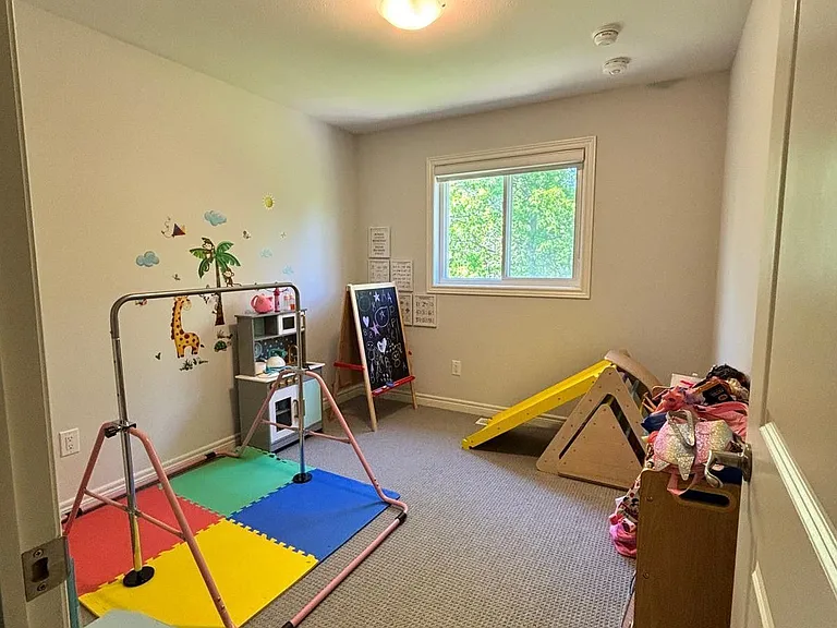 76 Haney Dr — Photo 6