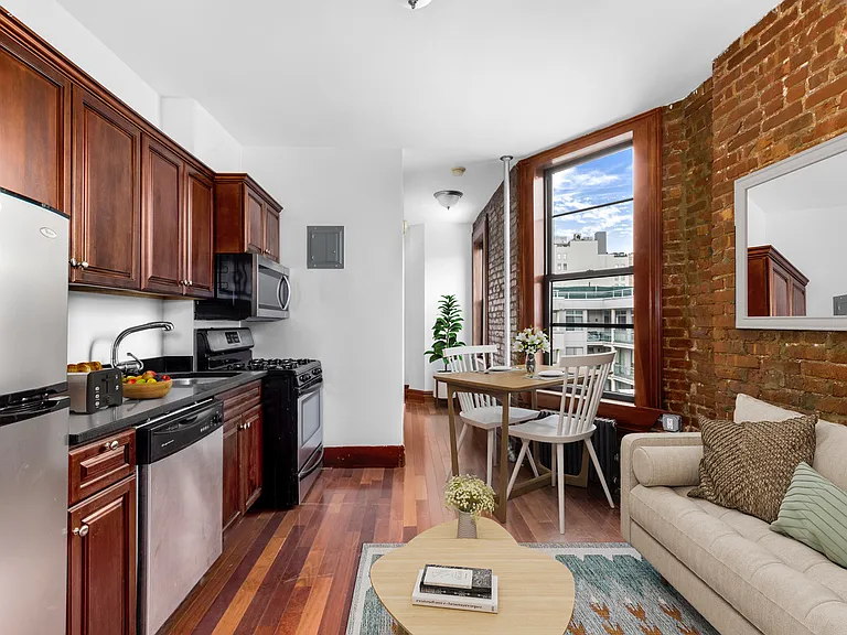 117 Mulberry St #20 — Photo 1