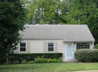 1738 Gilson St, Falls Church, VA 22043
