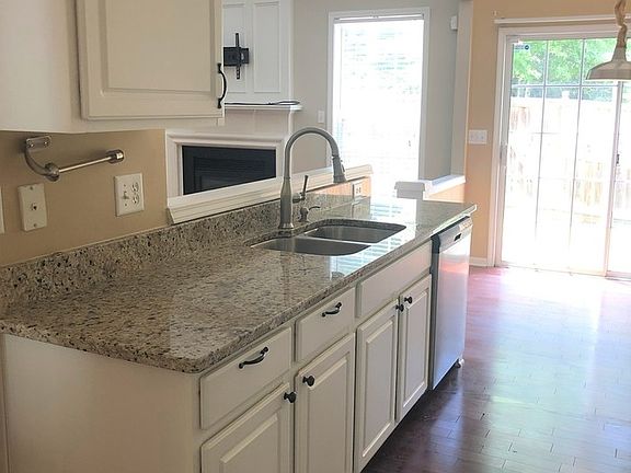 5th image of 118 Kenninghall Ct SE