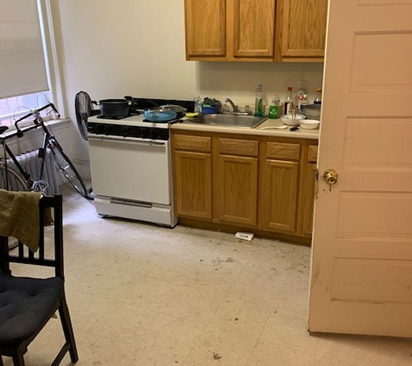 1st image of 1381 Commonwealth Ave APT 4
