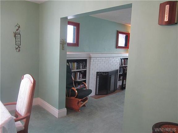 4th image of 215 Villa Ave