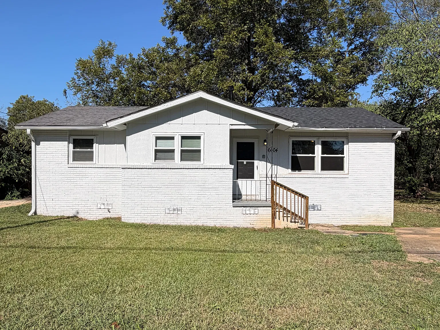 3 bed, 1136 sqft, $1,200 — Photo 1